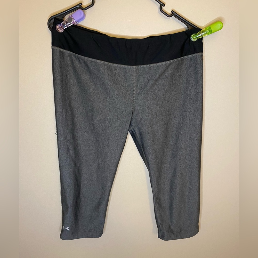 UNDER ARMOUR fitted workout capris